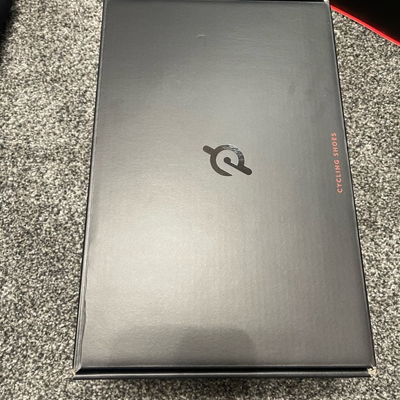 Peloton size 38/7 shoes - Picture 4 of 4